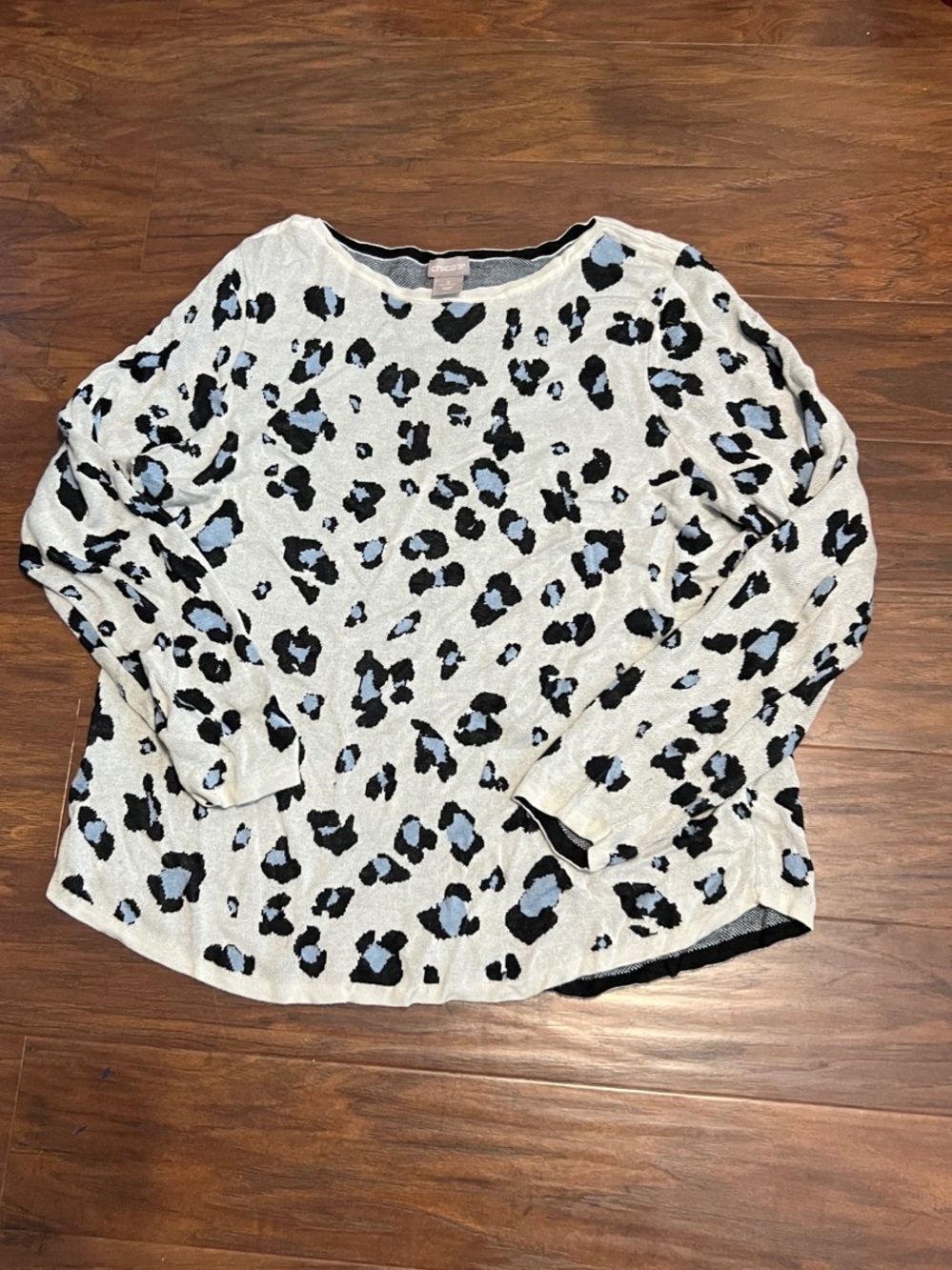 Chico's White, Black and Light Blue Leopard Print Pullover Size 3